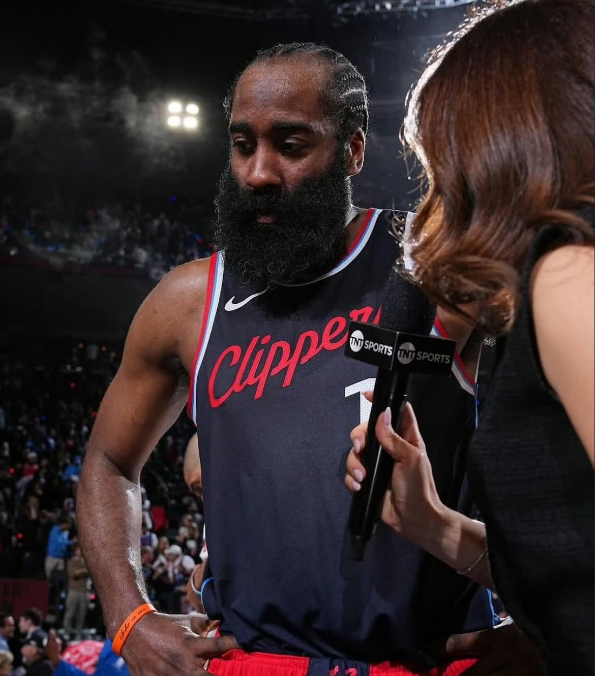 九游登录入口关于哈登回归赛场，精彩发挥首场状态亮眼，巴黎圣日耳曼观众沸腾！的信息