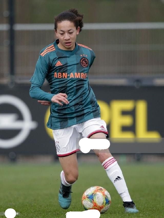 九游体育包含法兰克福集结日调整名单；志在荷甲名次提升；赛场秩序良好；训练强度明显提升的词条